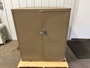 lot 19 image: Storage Cabinet