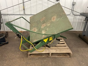 lot 33 image: MCS Tilt Table Model 25-5000