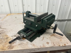 lot 51 image: 2-Way Vice (Green)