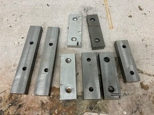 lot 54 image: Lot of misc vice jaws