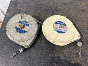 lot 73 image: Lot of 2 Woodhead Aero-Motive 15F 8-15LBS Tool Balancer