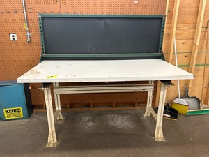 lot 101 image: Work Table