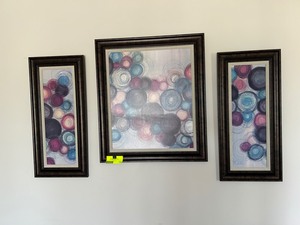 lot 114 image: Lot of three photos
