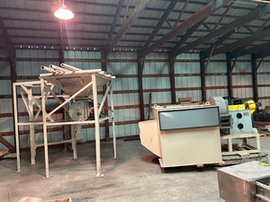 lot 123 image: DYNAMIC FAN CORPORATION Industrial Sized Vacuum Collector