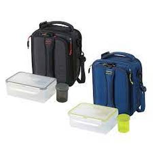 lot 5 image: Titan Arctic Zone Fridge Cold, Crush Resistant Lunch Pack with 2 Ice Walls, 2-pack