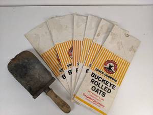 lot 981 image: (7) Vintage Buckeye Rolled Oats 5# Sacks and Antique Scoop