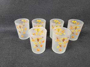 lot 1047 image: (6) Vintage Libbey Half Autumn Leaf Frosted Glass Tumblers