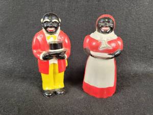 lot 1071 image: Salt & Pepper Shakers - F&F Mold and Die Works - Uncle Mose and Aunt Jemima