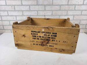 lot 1093 image: Vintage Hercules Inc. Propellant Explosives Wood Crate
