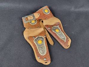 lot 1094 image: Vintage Childrens Leather Double Gun Holster