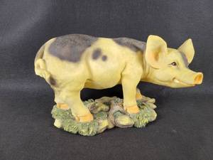 lot 1097 image: Large Resin Pig Statue