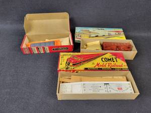 lot 1031 image: Vintage HO Scale Model Railroad Car Kits
