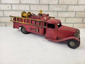 lot 972 image: 1940s STRUCTO Pressed Steel Diamond T Pumping Firetruck #601