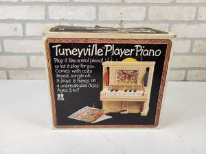 lot 971 image: Vintage TOMY Toys Tuneyville Player Piano with Original Box - Tested and Works