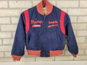 lot 984 image: Vintage Land-NLakes Childs Minnesota Twins Baseball Jacket - Gordon & Ferguson Co. St. Paul, MN