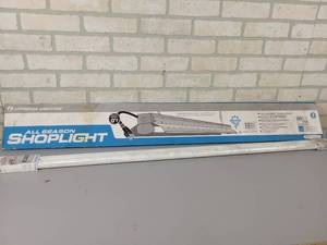 lot 562 image: New Lithonia 48 Fully Assembled Shop light with New Bulbs - NO SHIPPING