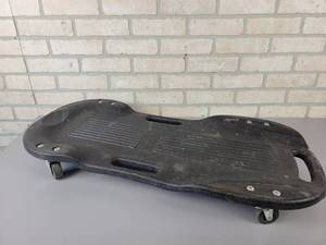 lot 580 image: Powerbuilt Poly 250# Mechanics Creeper - NO SHIPPING