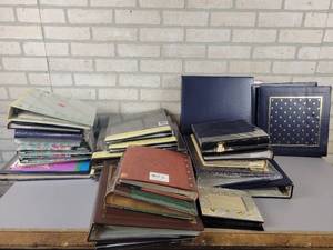 lot 598 image: Large Lot of Scrapbook and Photo Albums - Most appear New - NO SHIPPING