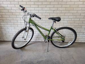 lot 626 image: Womens 26 MONGOOSE Montana Mountain Bike - NO SHIPPING