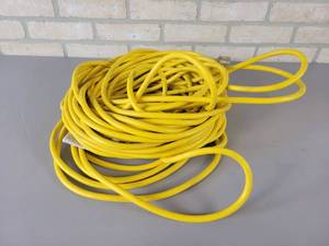 lot 630 image: 100 12 gauge Extension Cord - Nice Condition