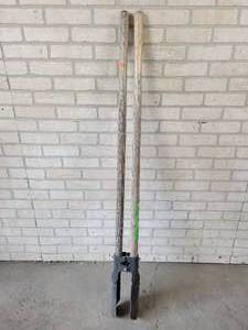 lot 631 image: TrueTemper Post Hole Digger - NO SHIPPING