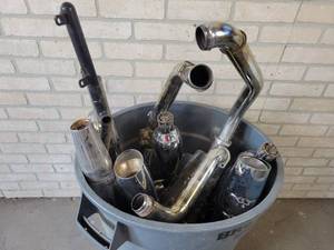 lot 636 image: Assorted Motorcycle Exhaust Parts - NO SHIPPING