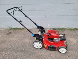 lot 536 image: Toro Recycler 22 Self-Propelled Lawnmower - NO SHIPPING