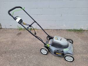 lot 640 image: Earthwise 12A 18 Electric Lawnmower - Tested and Works - NO SHIPPING