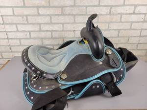 lot 692 image: 15 Horse Saddle - NO SHIPPING