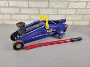 lot 695 image: Auto Floor Jack - Tested and Works - NO SHIPPING