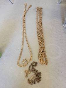 lot 739 image: 38 x 15 Log Chain, 516 x 10 Log Chain and More - NO SHIPPING