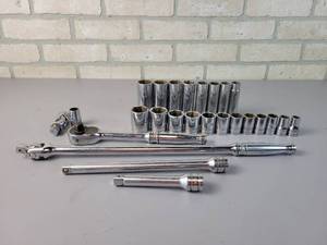 lot 751 image: Snap On 12 Drive Sockets and Socket Wrenches