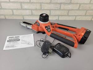 lot 763 image: Black & Decker 18.0V Cordless Limp Cutter  - Alligator Model No. LP1000 - Tested and works