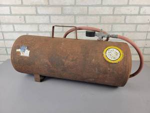 lot 769 image: Portable Air Tank - NO SHIPPING