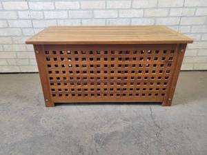lot 838 image: Solid Wood Chest - Approx. 35 x 18 x 18 - NO SHIPPING