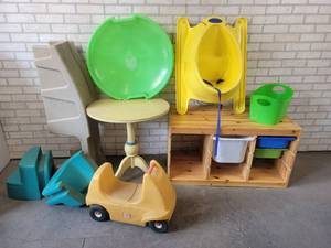 lot 844 image: Wood Toy Storage Shelf with Bins (37 x 17 x 21 Tall), Snow Sleds, Side Table and More - NO SHIPPING