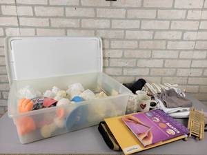 lot 891 image: Crafts, Dcor and More - Tote Included - NO SHIPPING