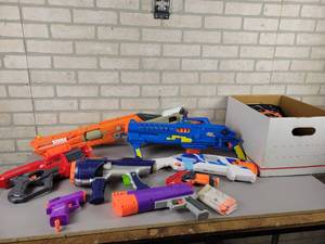 lot 909 image: Large Lot of NERF Guns and Ammo