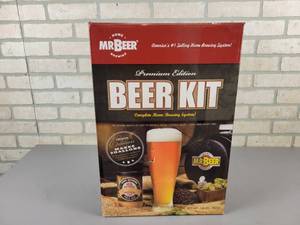 lot 910 image: Mr. Beer Home Brewing Kit - New