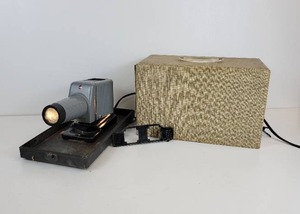 lot 67 image: Vintage Kodak Kodaslide Projector Model 2A - Tested and Working NO SHIPPING