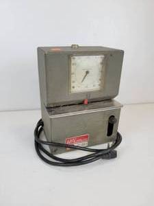lot 70 image: Vintage Lathem Time Clock - Model 2101
