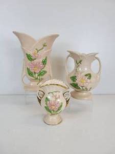 lot 81 image: Lot of (3) Pieces of Hull Art Pottery - NO SHIPPING