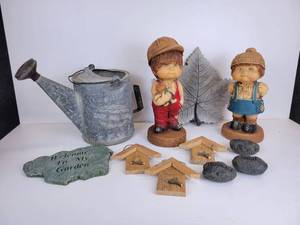lot 117 image: Lot of Garden Dcor - NO SHIPPING