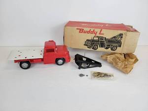 lot 44 image: Vintage Buddy L 5237 Polysteel Auto Wrecker with Original Box