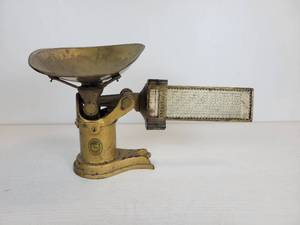 lot 139 image: Vintage Pelouze Scale - Sealed by the Railroad & Warehouse Commission of the State of Minnesota in 1938