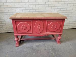 lot 142 image: Cedar ChestBench - NO SHIPPING