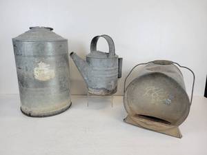 lot 192 image: Galvanized Watering Can and Feeders - NO SHIPPING