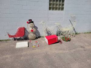 lot 196 image: Lot of Outdoor Christmas Decorations - NO SHIPPING