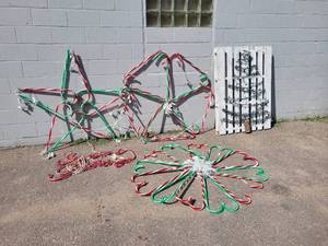 lot 197 image: Lot of Outdoor Christmas Decorations - NO SHIPPING