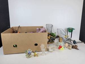 lot 200 image: Lot of Home Dcor - Bird Statuary, Display Stands, and More - NO SHIPPING
